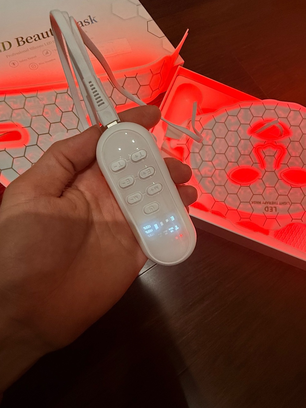LED Beauty Mask - White with Gold Hex Pattern - Picture 2 of 3